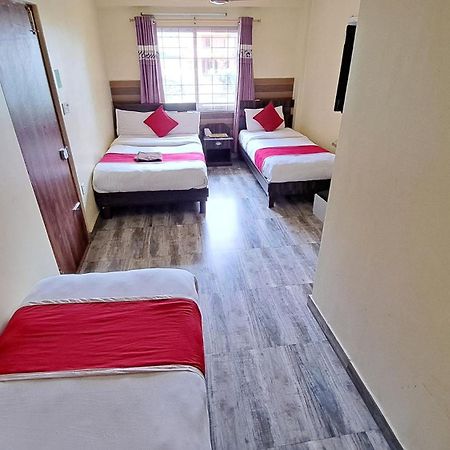 Hotel Elite Pokhara Kültér fotó