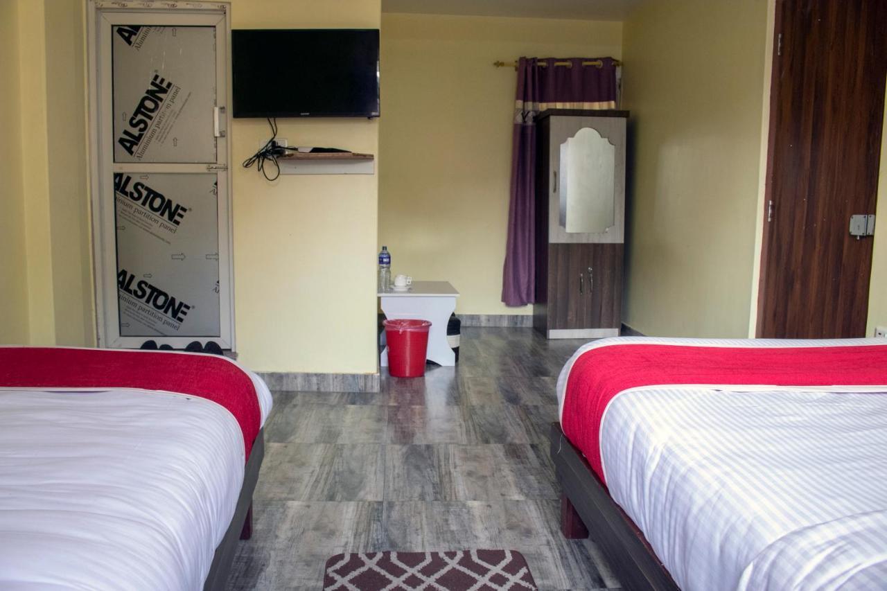 Hotel Elite Pokhara Kültér fotó