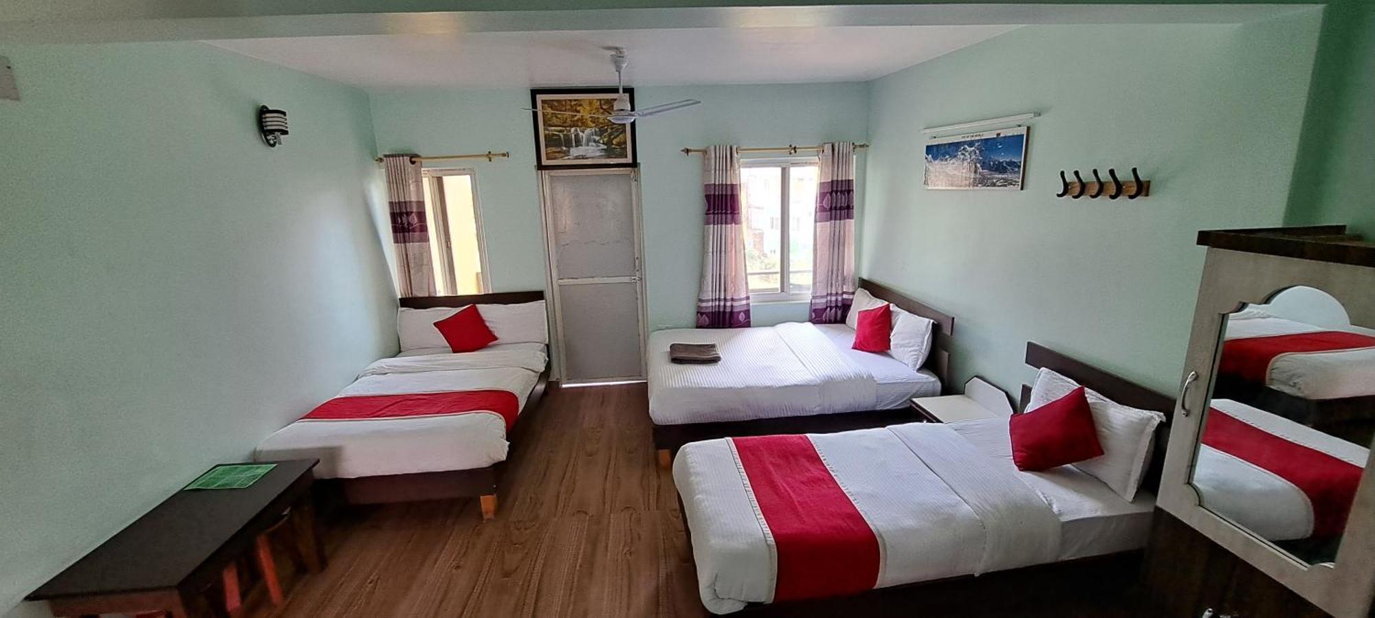 Hotel Elite Pokhara Kültér fotó