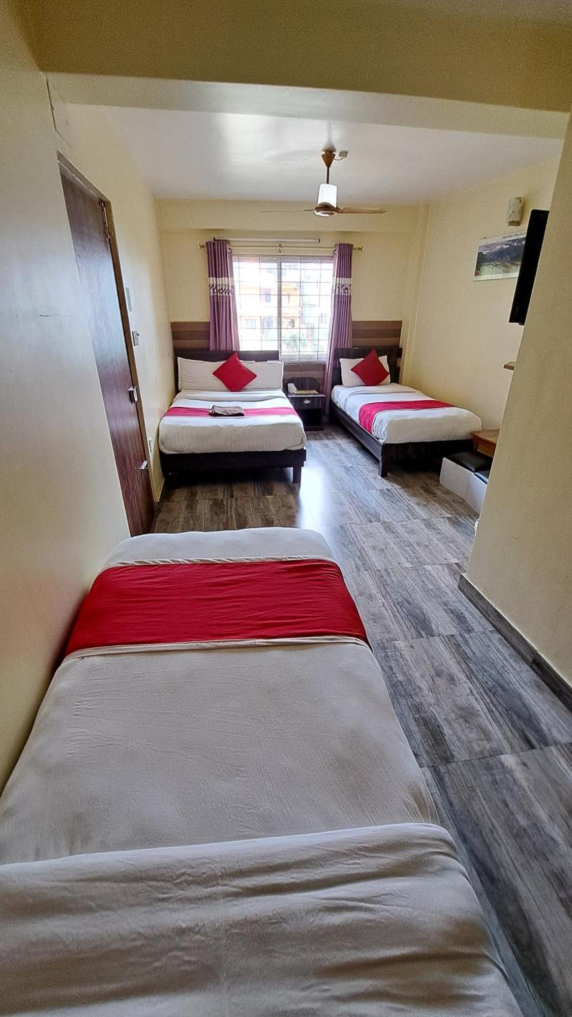Hotel Elite Pokhara Kültér fotó